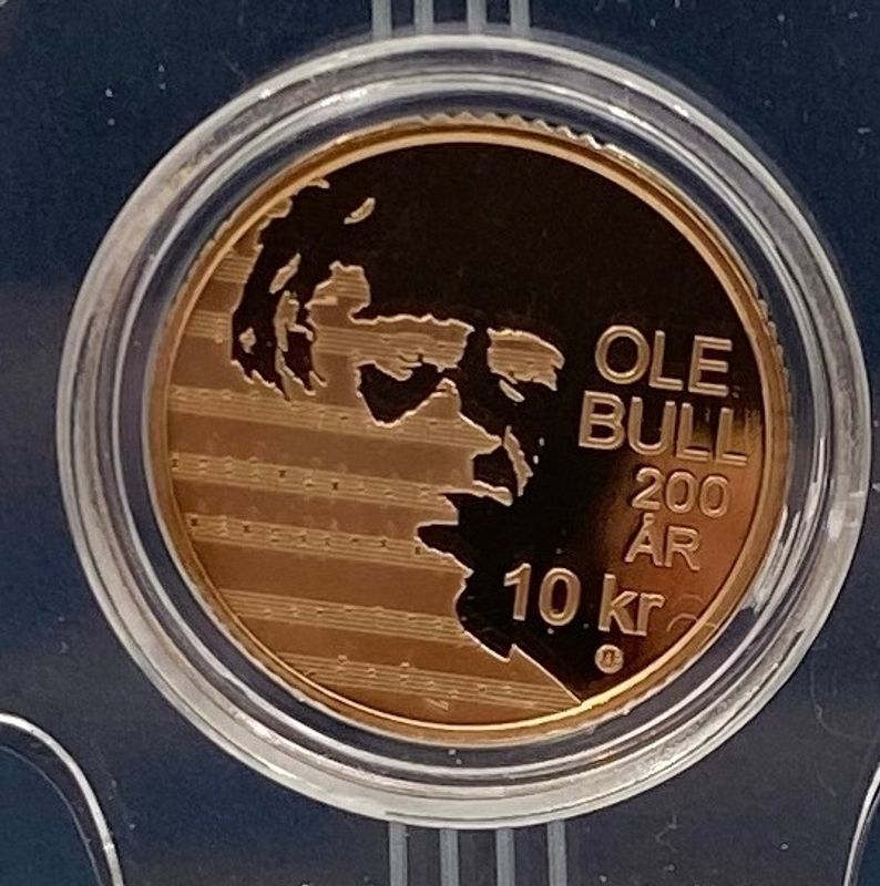 10 krone Ole Bull 2010  i fiolin stativ.