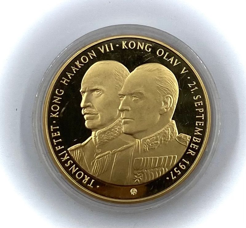 Kongeriket Norge - Tronskiftet Kong Haakon VII-Kong Olav V 21 Se