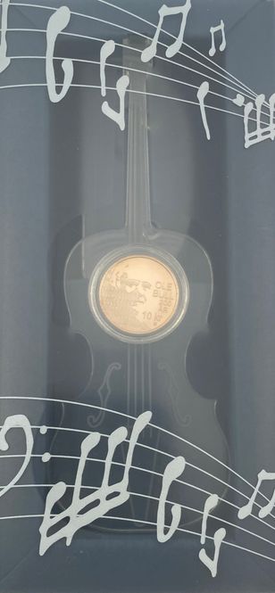Hovedbilde 10 krone Ole Bull 2010  i fiolin stativ.