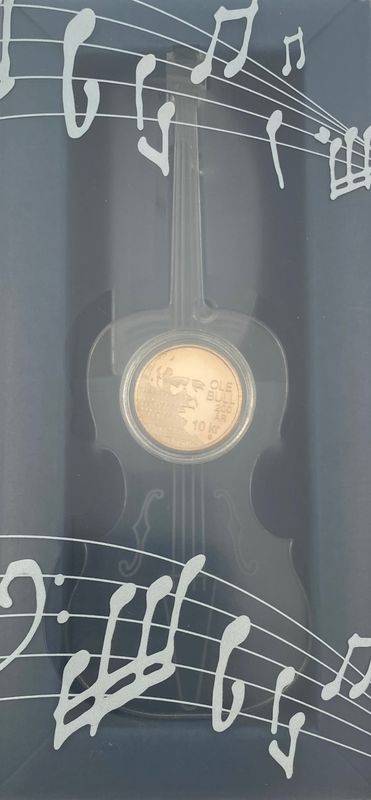 10 krone Ole Bull 2010  i fiolin stativ.