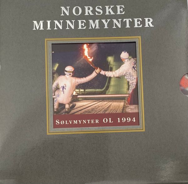 Hovedbilde 100 kr 1993 - Kunstløperske (i pappomslag)